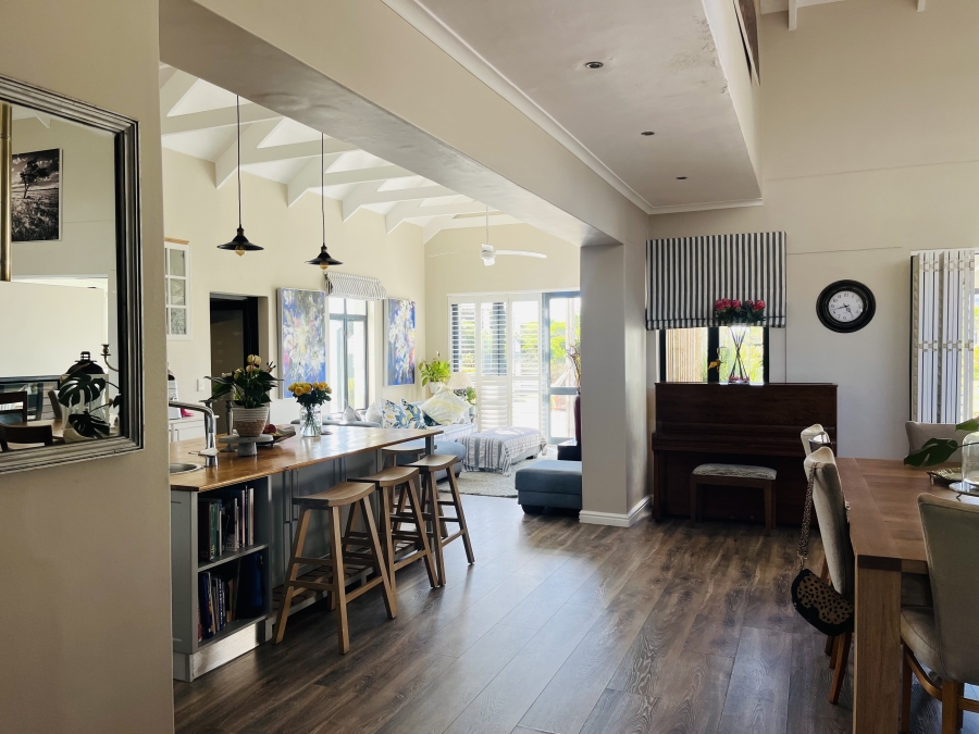 4 Bedroom Property for Sale in Lake Michelle Western Cape